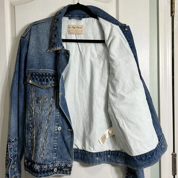 Free People denim jacket we the free size L excellent condition. - Picture 4 of 8